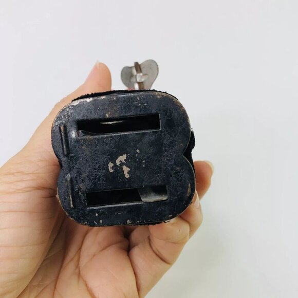 Vintage Key Wind Tow Royal England Soldier Doll Rubber Face Christmas Toy READ! - Picture 5 of 5